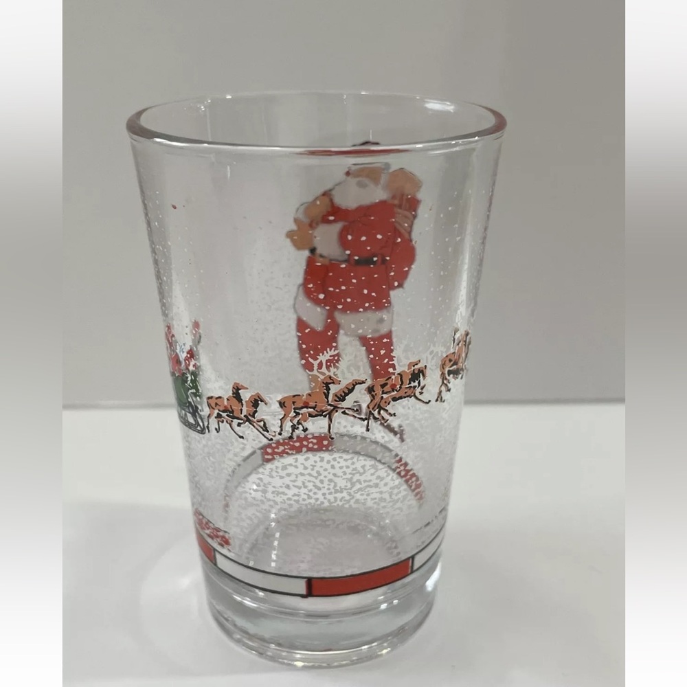 Vintage Drinking Christmas Glass Tumbler Santa Sleigh Reindeers Made Indonesia - Picture 3 of 6